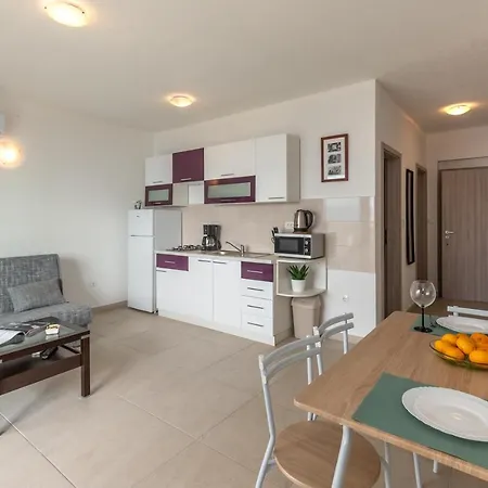 Eoli Apartment *
